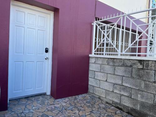 Roseau Apartment | TETE Comforts