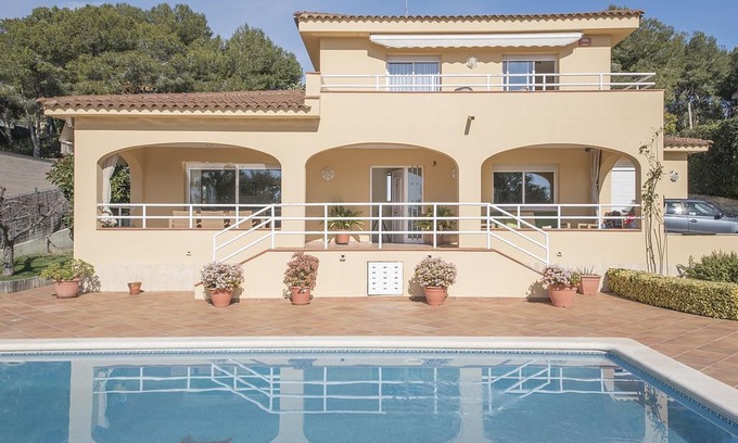 Tamarit Villa | TH10 Beautiful villa 200m from the beach