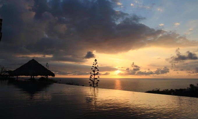 Mal Pais Villa | Thanksgiving Discount. Luxury Modern Beach View Villa, Infinity Pool and Gardens