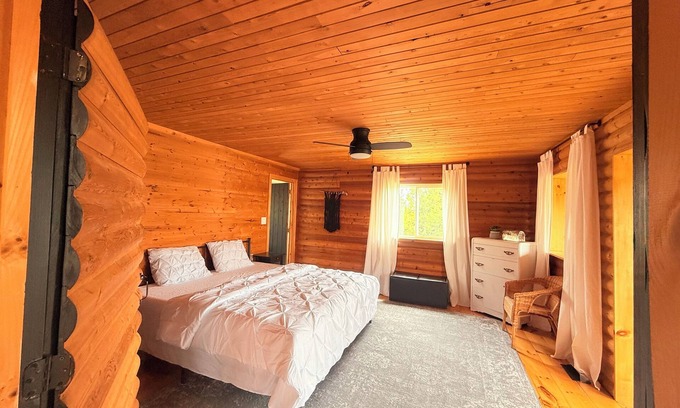 Tobermory Cottage | THaNu Shack - Water's EdgenEscape to Tranquility