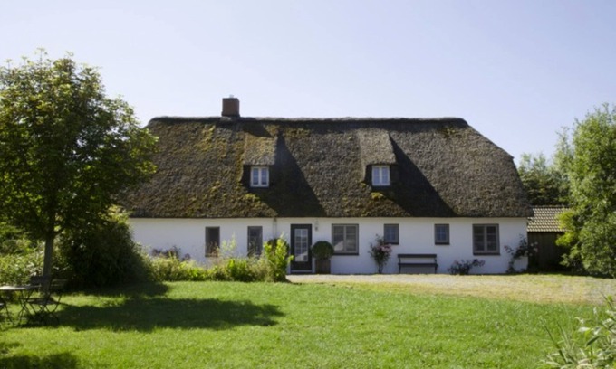 Osterhever House | Thatched house in idyllic location with terrace + garden (80sqm/maisonette)
