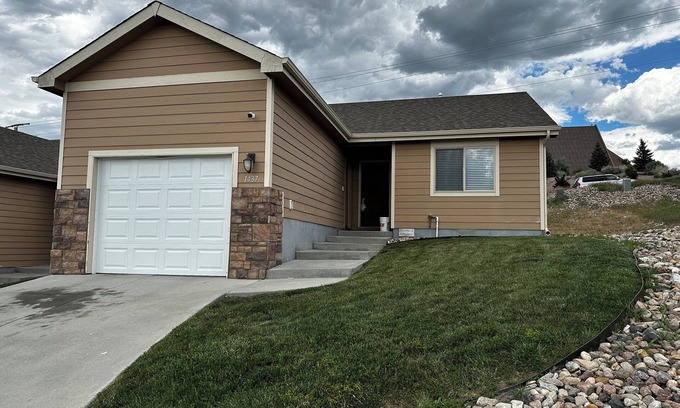 Casper House | The 1437 Fairdale by O.C.G.