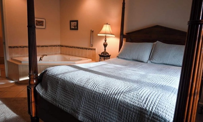 Fairbanks Apartment | The Adamina - Denali Suite
