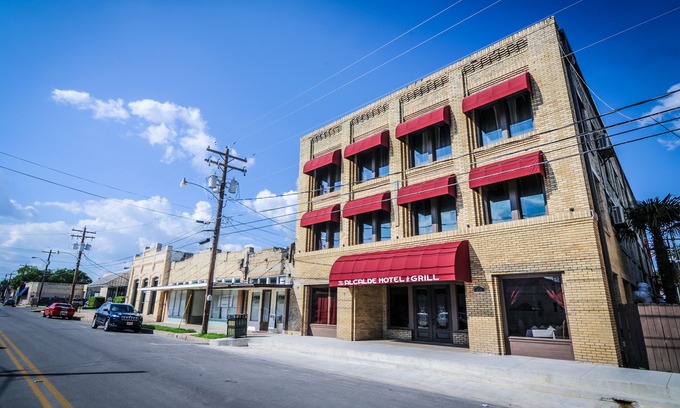 Gonzales Hotel | The Alcalde Hotel by OYO
