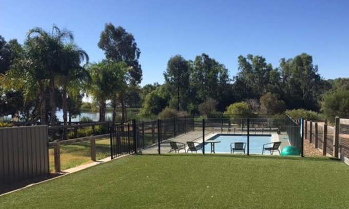 Yarrawonga Villa | 'The Anchorage by the Lake'