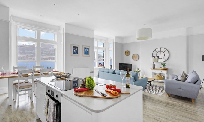 Dartmouth Apartment | The Angel 1 Best views in Dartmouth
