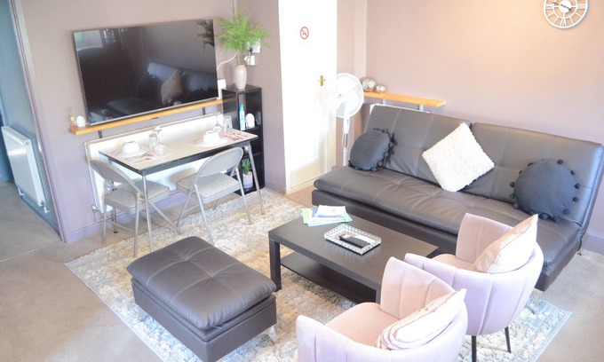 Yorkley Cottage | THE ANNEXE, pet friendly, character holiday cottage in Yorkley