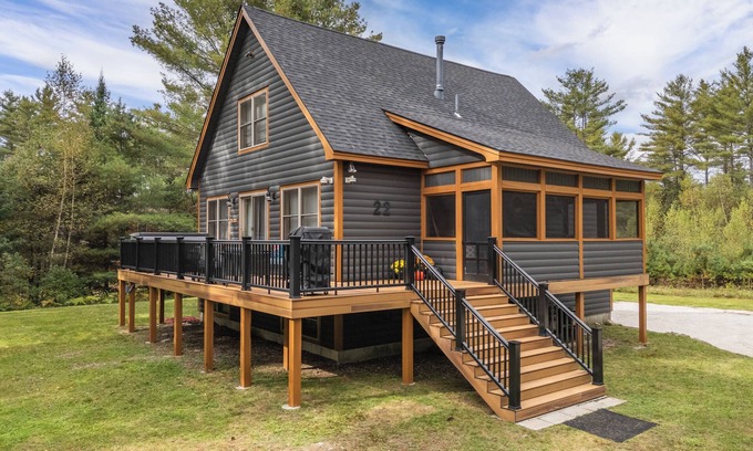 Bethel Cabin | The Après Inn- Pet Friendly Cabin