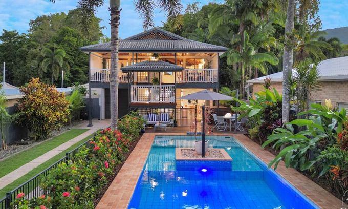 Clifton Beach Apartment | The Arlington Beach House