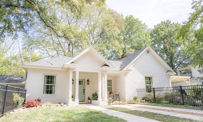 Conway Apartment | The Artist's Cottage: workspace & studio apt for artists/dancers/writers/etc.