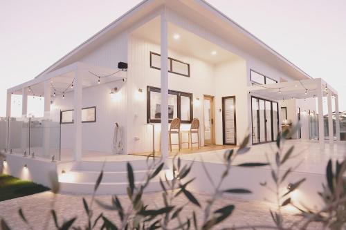 Waterhouse House | The Arv