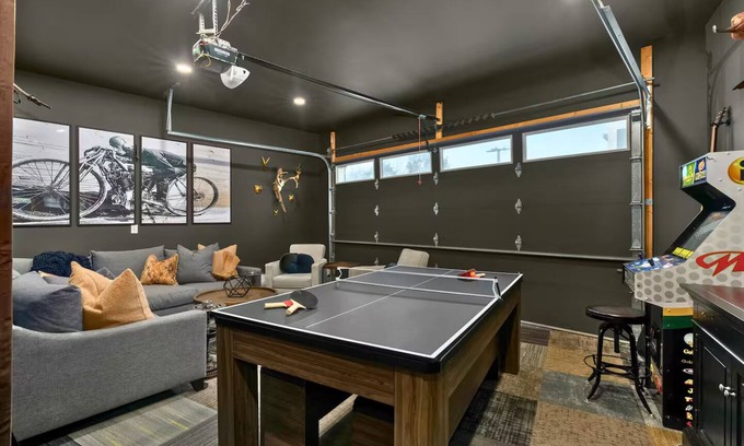 Talbot's Corner House | The Atelier House - Four Bedroom House, Sleeps 10