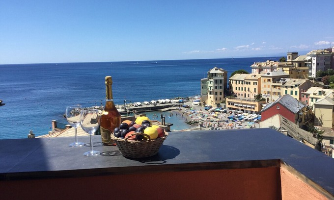 Bogliasco Apartment | The attic of the sea / Loft on the beach