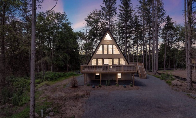 Blakeslee Cabin | The Avalanche A-Frame | Hot Tub | Lake Access