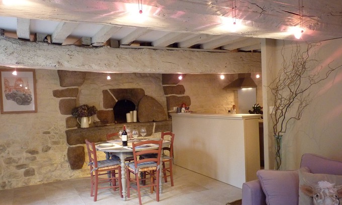 Saint-Etienne-en-Cogles Cottage | The Bakery between Saint Malo and Mont Saint Michel at the Vaugarny Manor