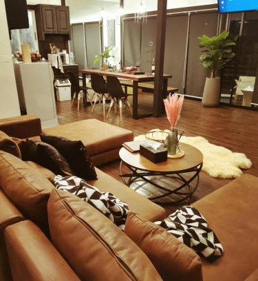 Khanong Phra House | The Balcony pool villa