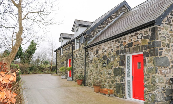 Cairncastle Cottage | The Barn @ BallyCairn, BALLYGALLY
