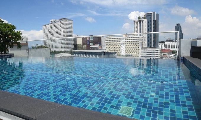 Central Pattaya Hotel | The Base Inn