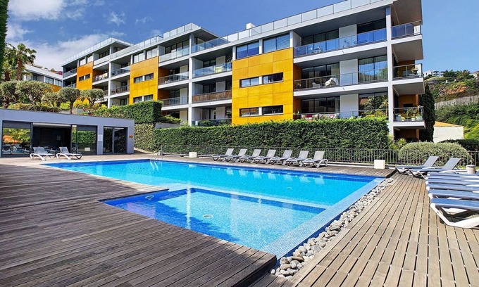 Sao Pedro Apartment | The Bay View by LovelyStay