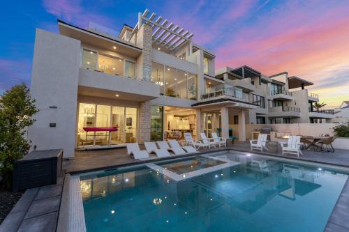 St. George House | The Beach Front home