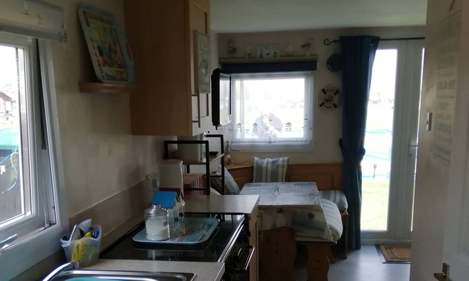 Leysdown-on-Sea Ski Chalet | The Beach Hut Home From Home in Leysdown on Sea
