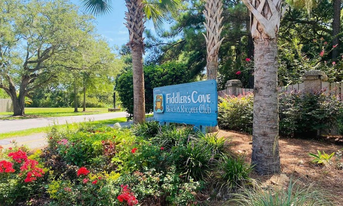 Folly Field Villa | The beach is calling. Your beachside oasis awaits! 2Bd/2B with Many amenities