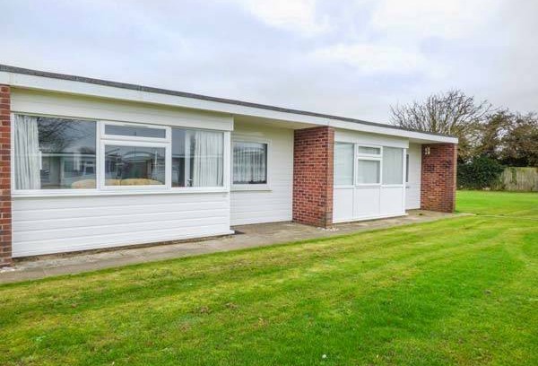 Scratby Cottage | The Beach Road Chalet Park, no. 123