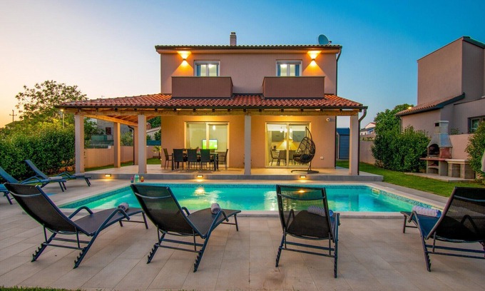 Sikici Villa | The beautiful Villa Enjoy with a private pool near Pula