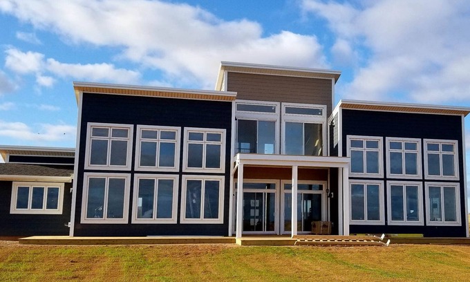 Sea View House | The Belvedere - Luxury oceanfront, Media Room, Cousin's Shore Beach, AC