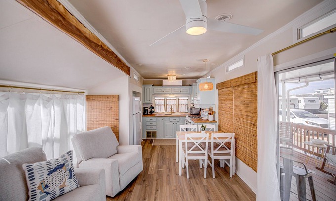 Sandbridge House | The BEST of BAY and Beach! Bungalow Bay, Sandbridge Beach, Virginia