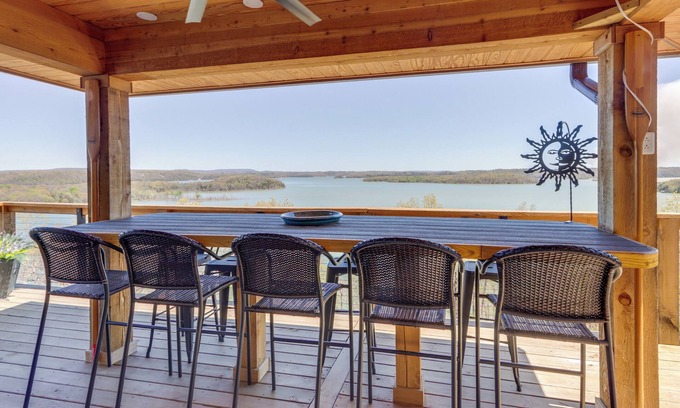 Prairie Creek Cottage | The Best Views on Beaver Lake! Home w/Deck & BBQ