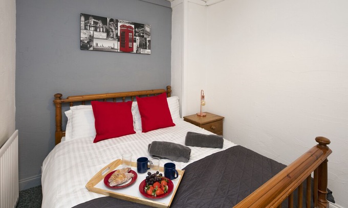 Bewdley Cabin | The Bewdley Bolt Hole ✅ LogBurner🔥King Bed 📶WiFi