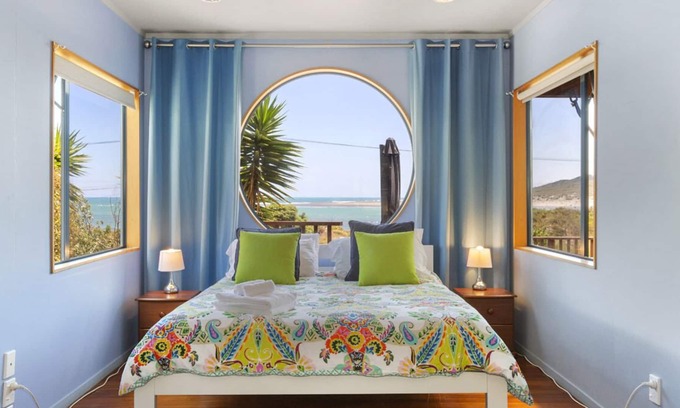 Raglan Cottage | The Big Round Window - Raglan Holiday Home