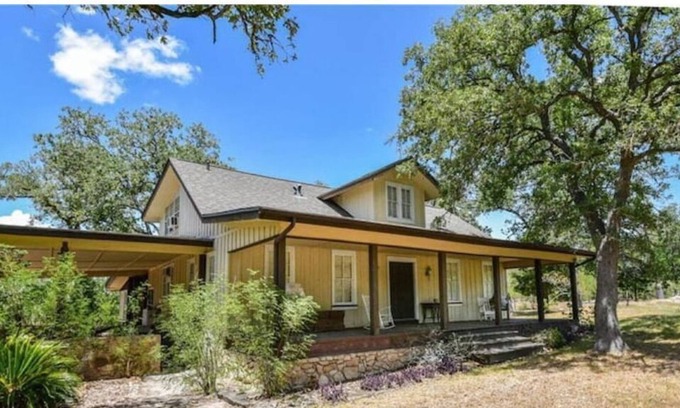 Burleson County House | The Birch House