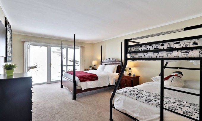 Killington Cabin | The Birch Ridge: Family Room #6 - Queen/Bunkbed Suite in Killington, Vermont