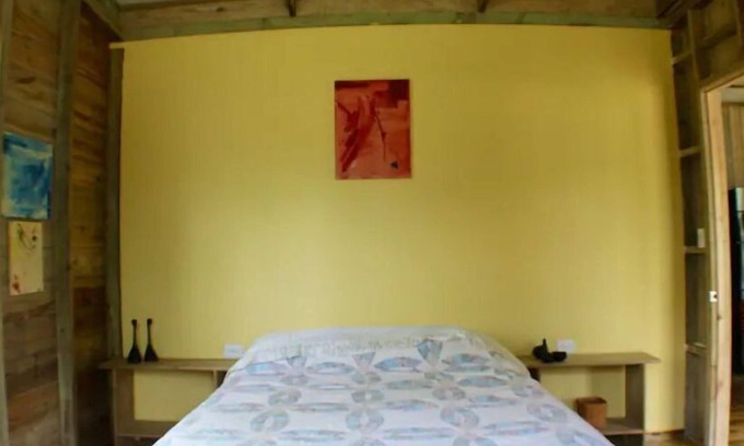 Isla Bastimentos Cottage | The Birds Nest, birds, close to area surfing,