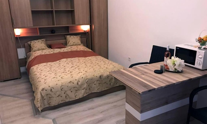 Nepszinhaz negyed Apartment | The Blaha Studio Apartment with AC