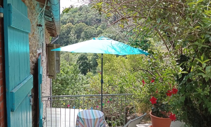 Yzeron Cottage | The Bleu cottage, cozy and cocooning