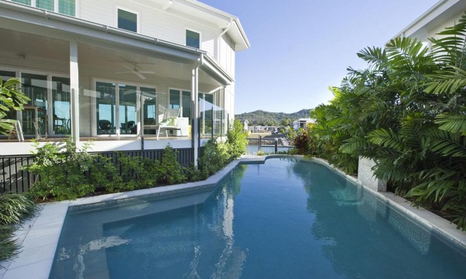 Nelly Bay House | The Boathouse