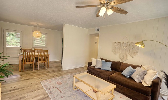 Covington House | The Bohemian- 1/2 mi from the Covington Square
