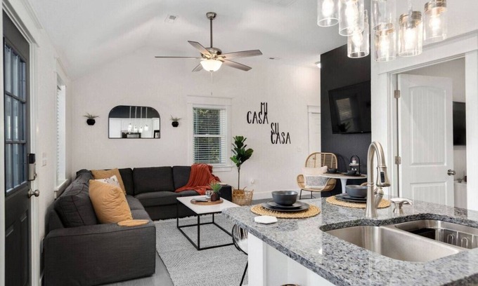 Colington Apartment | The BoHo Bungalow - Updated Space Close To Beach!