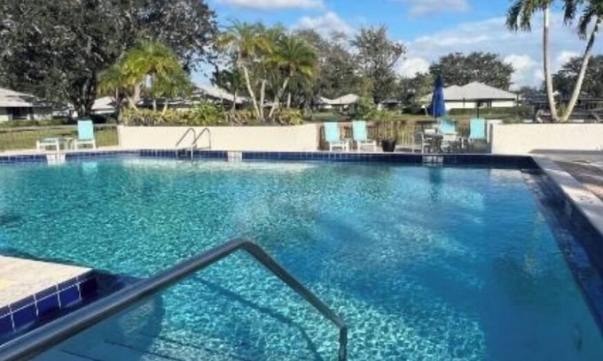 Palm Beach Gardens Cottage | “The Bougie Bungalow” PGA National Club Cottage, newly renovated, new on market