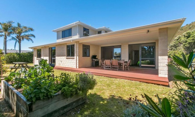 Bowentown House | The Bowentown Bach - Waihi Beach Holiday Home
