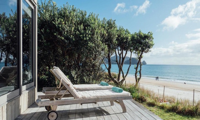 Whangapoua House | The Breakers - Whangapoua Executive Holiday Home
