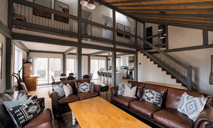 Gilbert Mills House | The Brook, Prince Edward County - 4 acre country estate with spa-like amenities!
