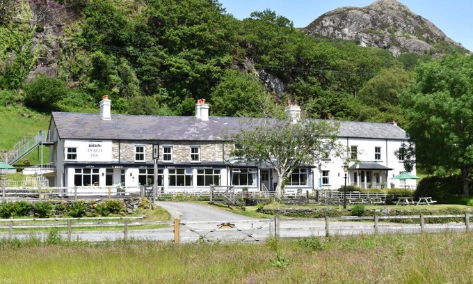 Capel-Curig Hotel | The Bryn at Capel