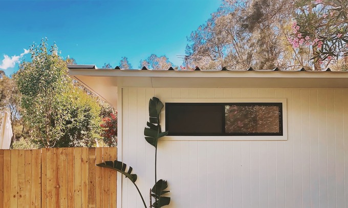 Bundeena House | The Bungalow - A walk away from the beach