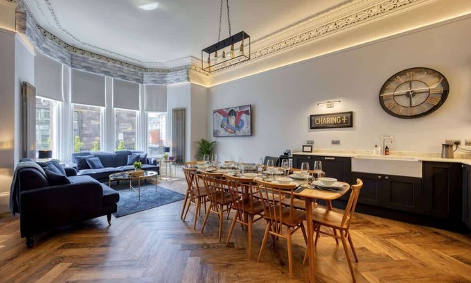 Kelvinbridge Apartment | The Burnbank Experience