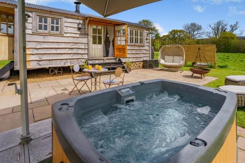 Bronllys House | The Butterfly Hut