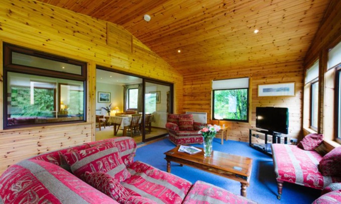 Crianlarich Ski Chalet | The Buzzard Lodge 2 bedroom sleeps up to 4